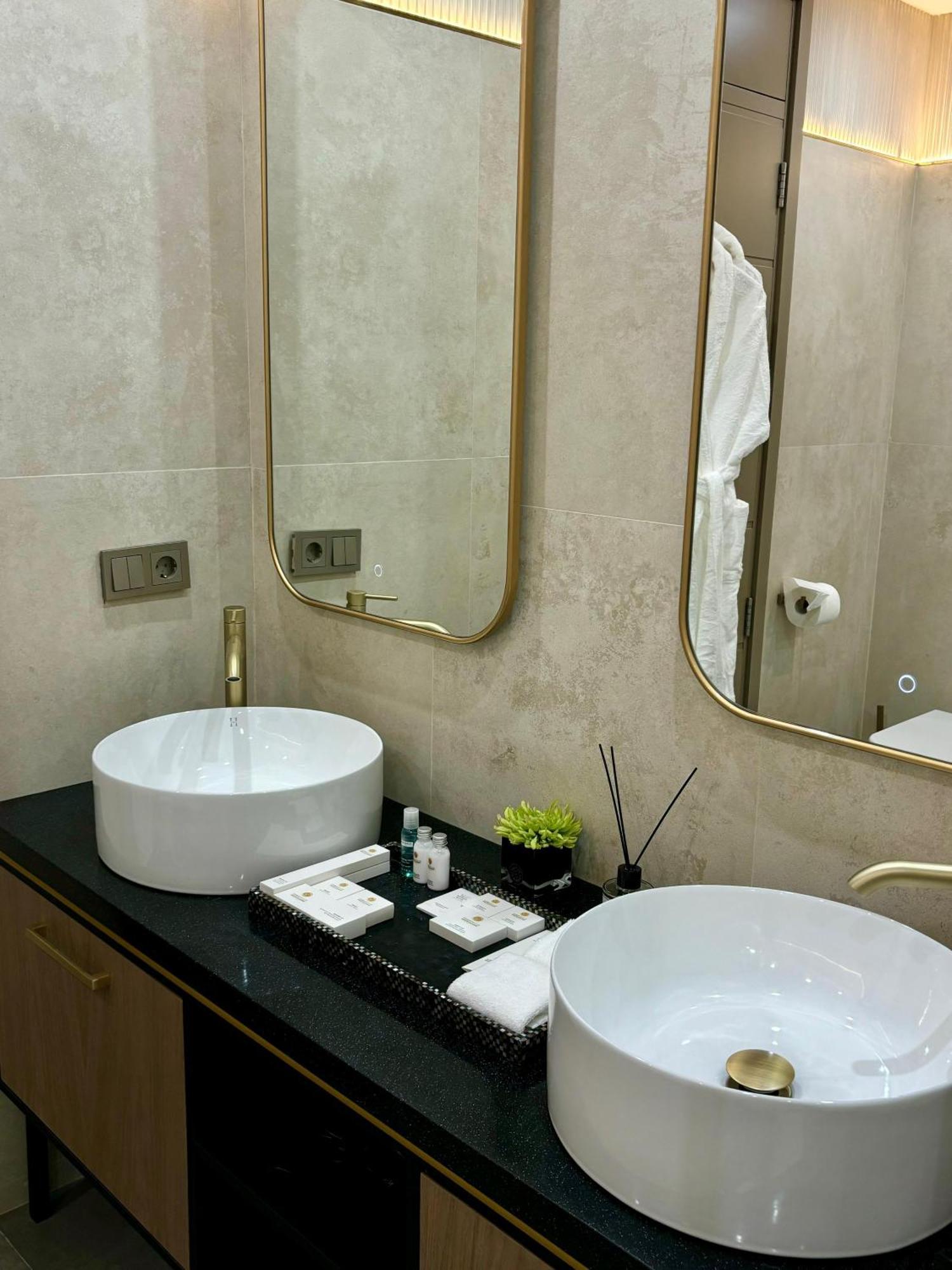 Donatello Boutique Hotel Almaty Exterior foto